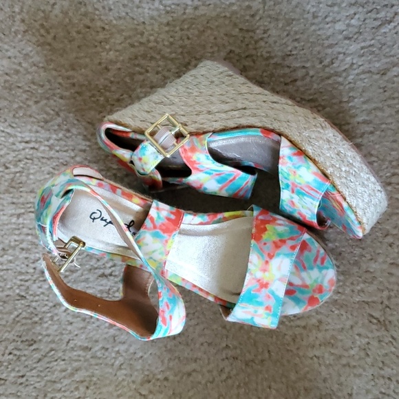 Wedge - Picture 2 of 3